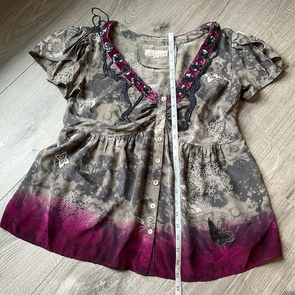 Beautifully Unique Blouse with Butterflies, tassels and some velvet. - Picture 8 of 8